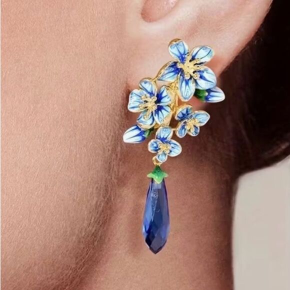 ๐โBetsey Johnson Blue and Green Floral Earrings ๐ - Picture 2 of 6